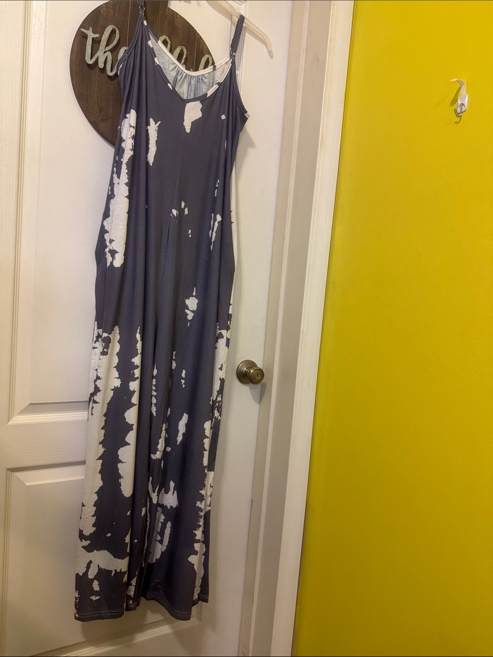Spotted Tie-Dye Jumpsuit With Pockets - Gray and White - Picture 7 of 9